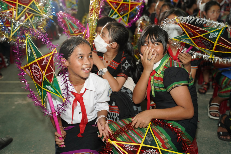 2.300 suất quà trung thu đến với trẻ em vùng cao, biên giới -0