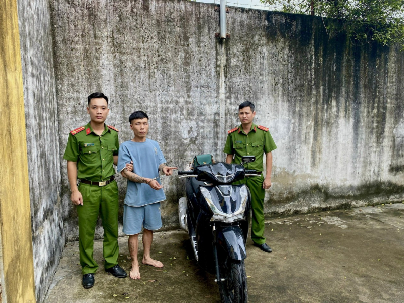 Đối tượng 4 tiền án trộm cắp tài sản của “người tình” trong nhà nghỉ  -0