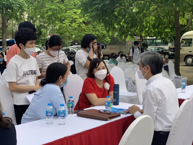 Năm đầu tiên triển khai đăng ký và nộp lệ phí xét tuyển đại học trực tuyến: Cần ưu tiên các giải pháp hỗ trợ thí sinh -0