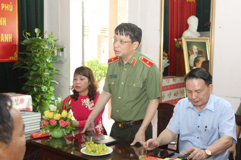 San sẻ yêu thương, giúp học sinh nghèo Nam Định vượt khó -0