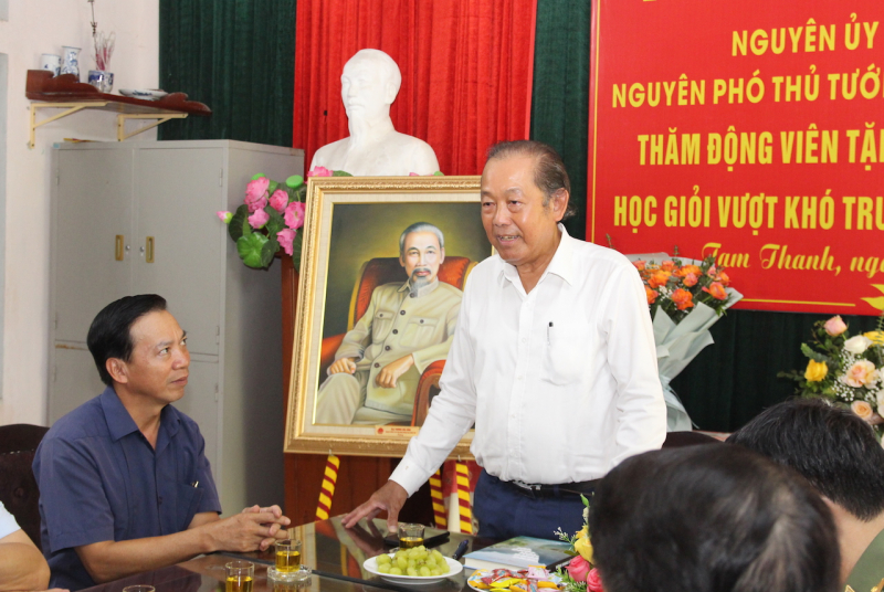 San sẻ yêu thương, giúp học sinh nghèo Nam Định vượt khó -0