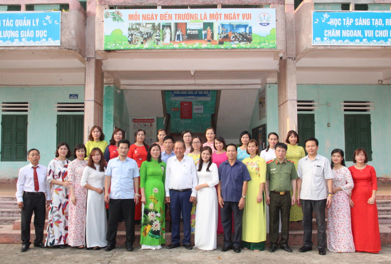 San sẻ yêu thương, giúp học sinh nghèo Nam Định vượt khó -1