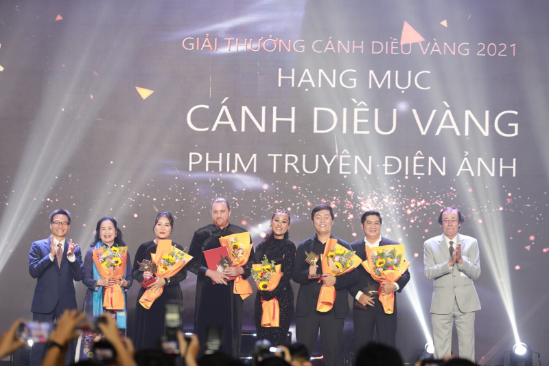 Phim truyện điện ảnh “Đêm tối rực rỡ” đoạt giải Cánh diều Vàng 2021 -0