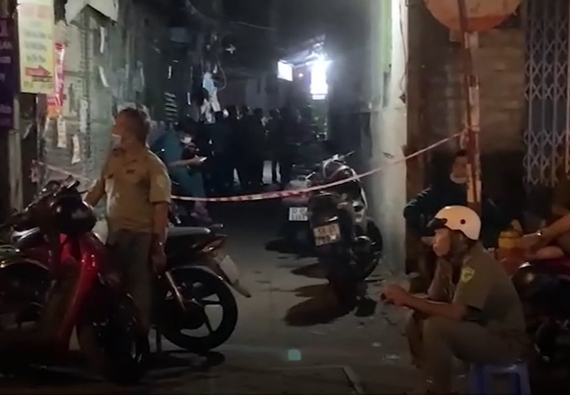 Đâm tử vong bạn trai cũ của bạn gái mới để…lấy le -0
