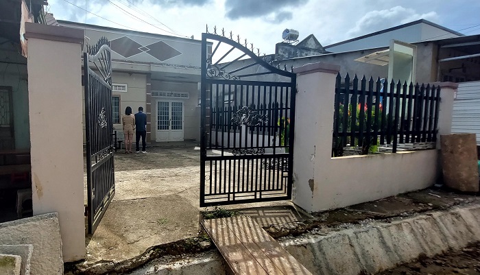 Vụ gửi con chữa bệnh nhận về hũ tro: Người đi cùng ông Quang khai gì? -0