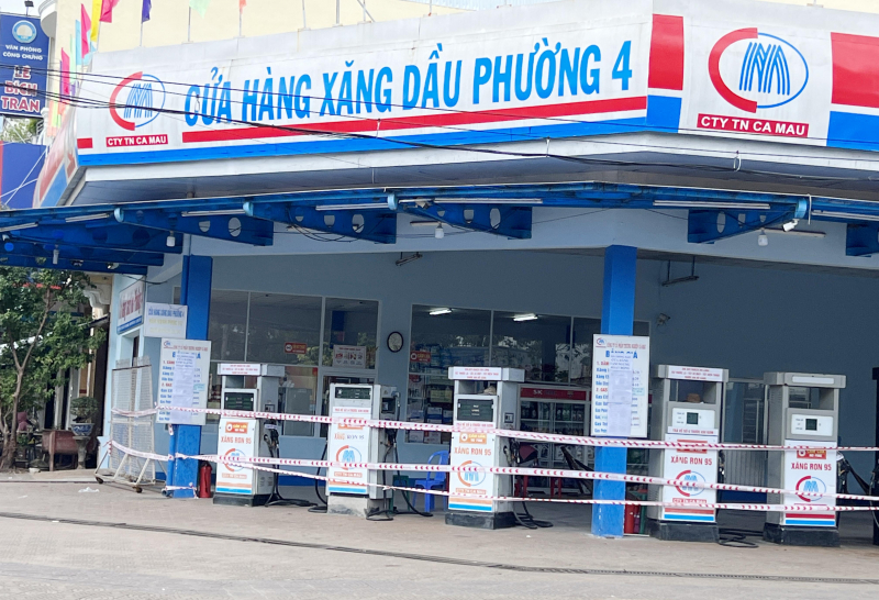 Một công ty ở Cà Mau dừng hoạt động 11 cửa hàng xăng dầu -0