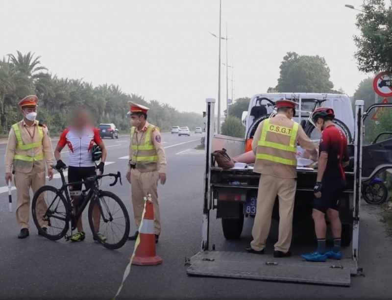 Xử lý nghiêm xe đạp đi trên tuyến đường Võ Nguyên Giáp -0
