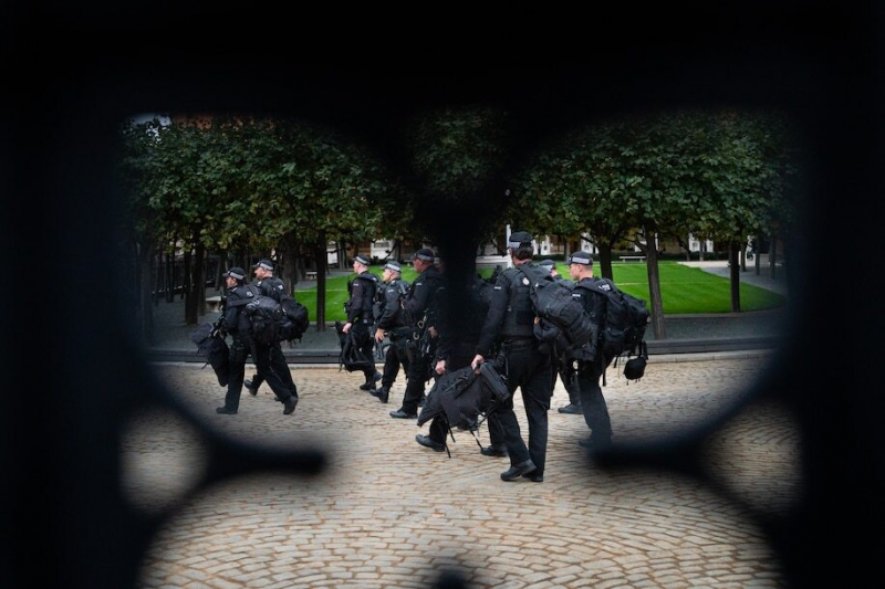 Chiến dịch an ninh lớn nhất lịch sử: 10.000 cảnh sát Anh sẵn sàng bảo vệ lễ tang Nữ hoàng -0