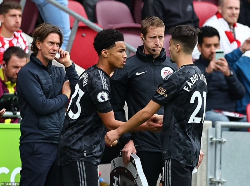 Cầu thủ trẻ của Arsenal lập kỷ lục trong ngày đội nhà 