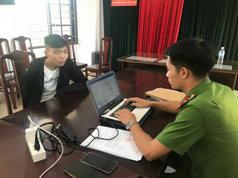 Trộm điện thoại có tiền trong App, đối tượng “nướng” luôn vào game -0