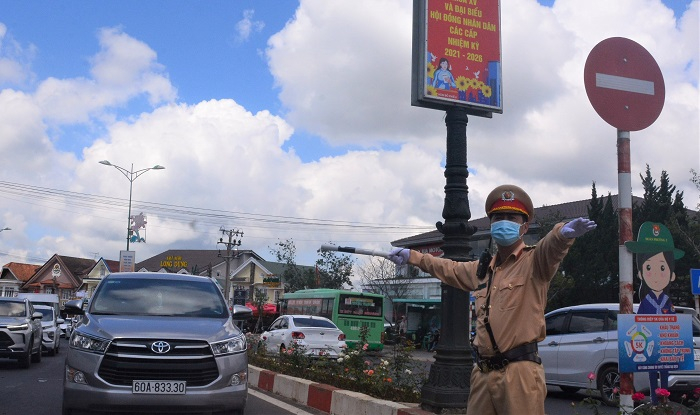Quá tải, Đà Lạt cấm đỗ xe hàng loạt tuyến đường -0