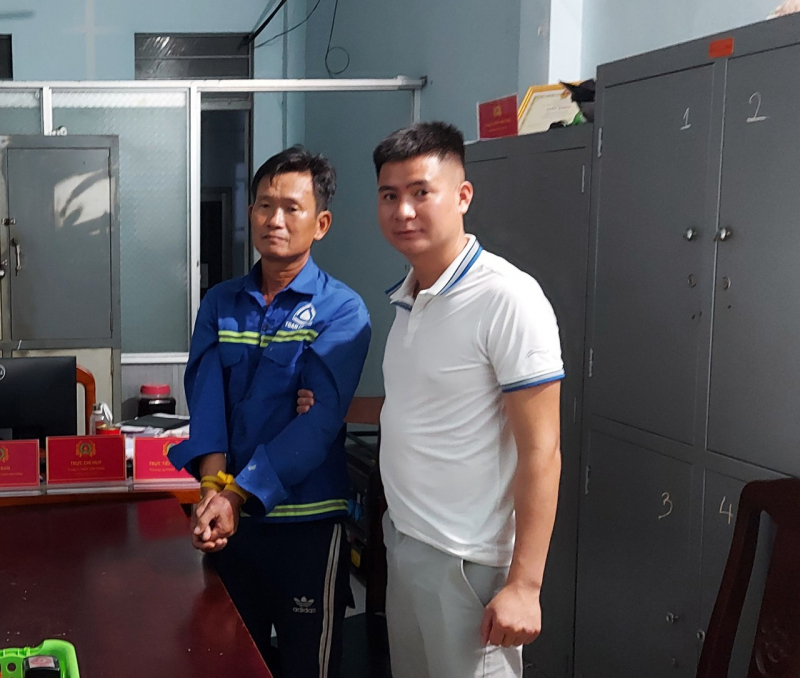 Sử dụng tên em trai, trốn truy nã 26 năm về tội giết người  -0