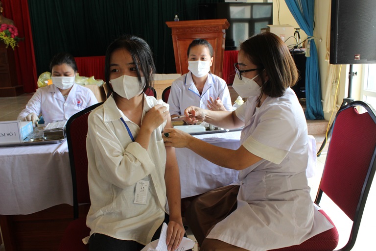 Vĩnh Phúc đối thoại với người lao động ngành y tế -0
