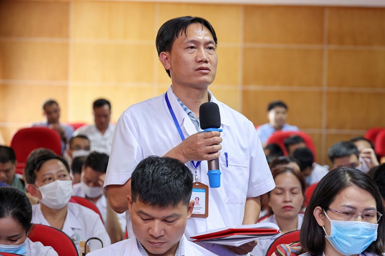 Vĩnh Phúc đối thoại với người lao động ngành y tế -0