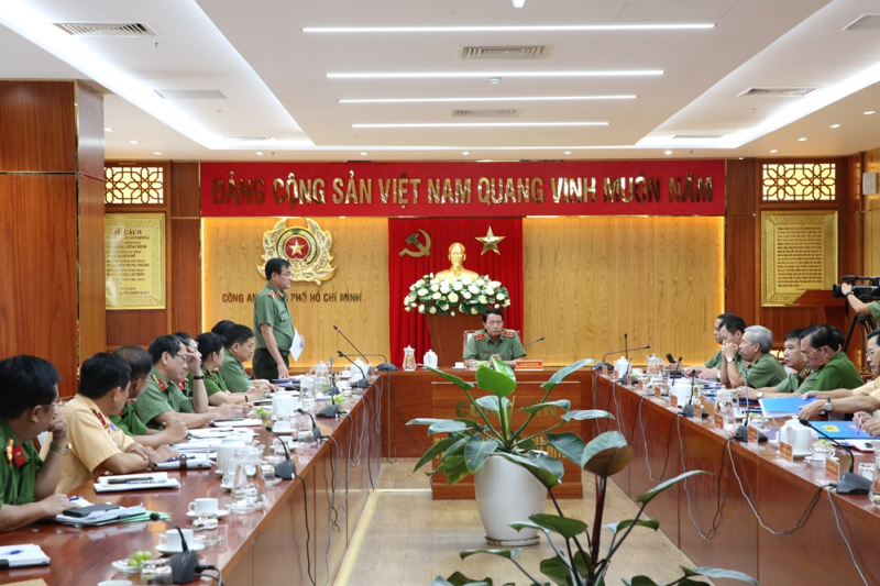 Công an TP Hồ Chí Minh cần phải phấn đấu trở thành đầu tàu trong công tác CCHC -0