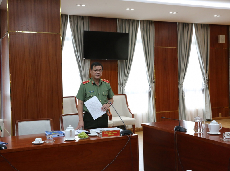 Công an TP Hồ Chí Minh cần phải phấn đấu trở thành đầu tàu trong công tác CCHC -0