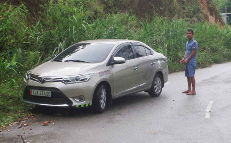 Chở bé 13 tuổi đến đường vắng, tài xế taxi giở trò đồi bại -0