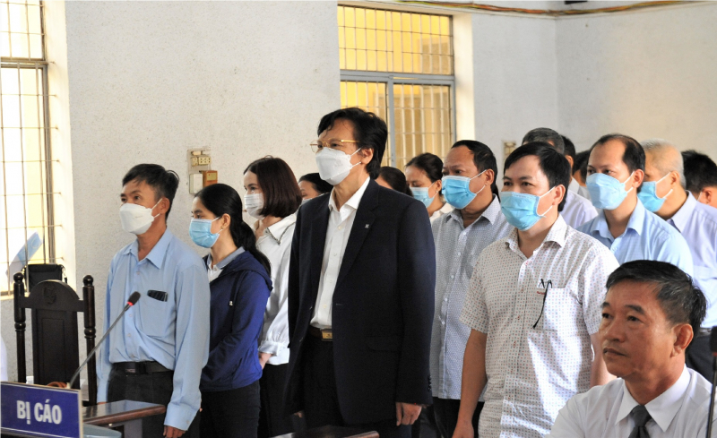 Nguyên giám đốc Sở Y tế Đắk Lắk cùng 15 cấp dưới hầu toà -0