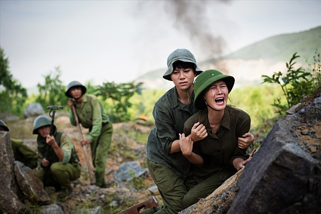 một cảnh trong phim truyện điện ảnh bình minh đỏ.jpg -0