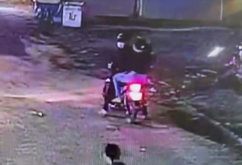 Đang làm rõ vụ bé gái 13 tuổi theo người ông lạ mặt mất tích nhiều ngày -0