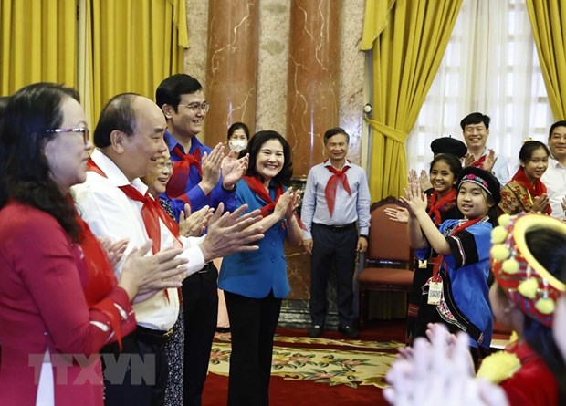 Chủ tịch nước gặp mặt thiếu nhi tiêu biểu 54 dân tộc toàn quốc -0