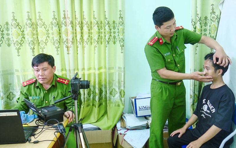 Gấp rút thực hiện “Chiến dịch cao điểm 40 ngày đêm cấp CCCD” -0