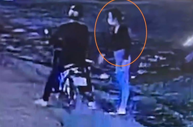 Bất ngờ khi tìm thấy bé gái 13 tuổi mất tích ở cùng bạn trai trong phòng trọ -0