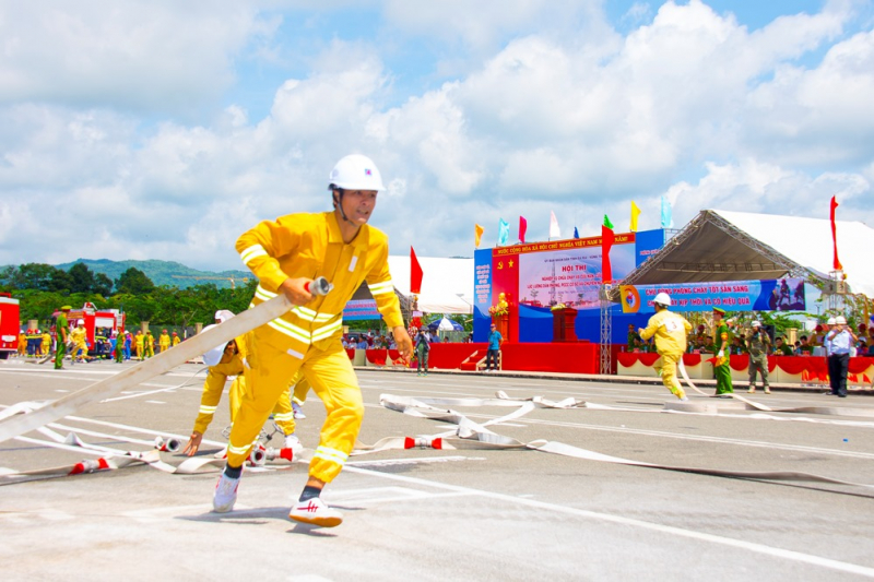 Sôi nổi hội thi nghiệp vụ PCCC và CNCH tỉnh Bà Rịa-Vũng Tàu năm 2022 -1