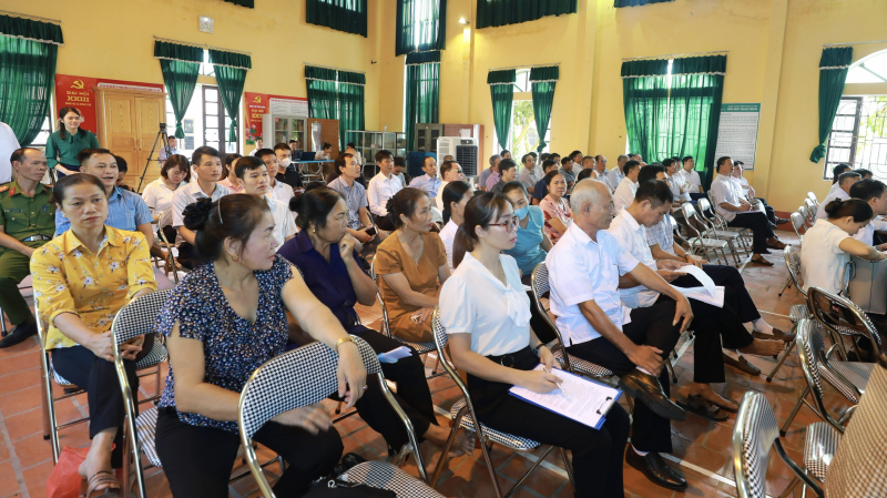 Thứ trưởng Trần Quốc Tỏ tiếp xúc cử tri tại Bắc Ninh -0