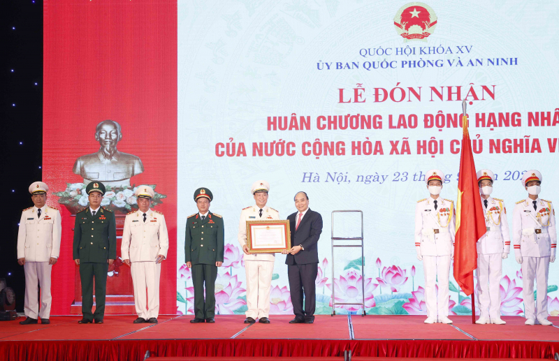 Uỷ ban Quốc phòng và An ninh đón nhận Huân chương Lao động hạng Nhất -1