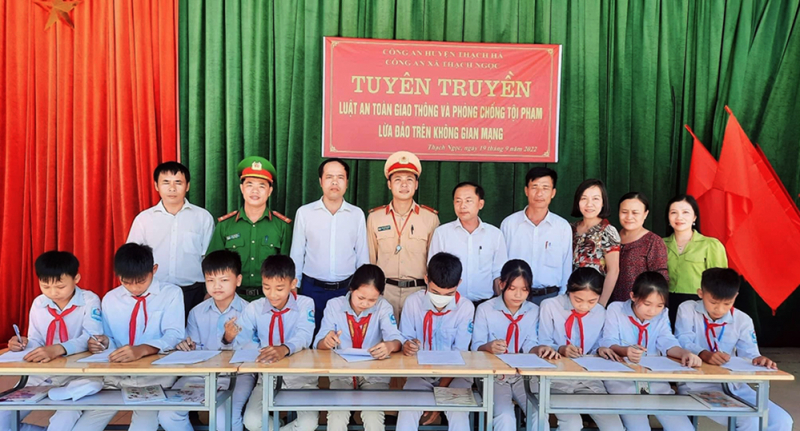 den tan truong hoc 1.jpg -0