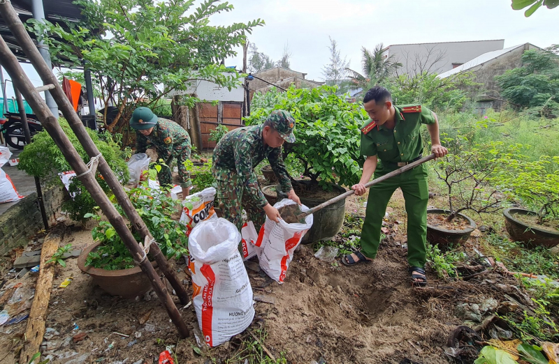 Bám sát cơ sở, giúp dân ứng phó bão số 4 -0