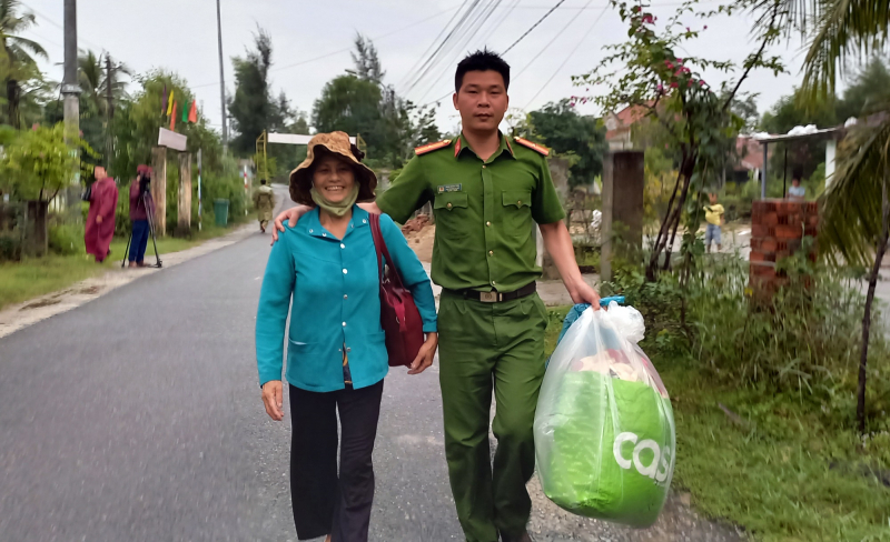 Gấp rút hoàn thành công tác ứng phó trước khi bão đổ bộ -0