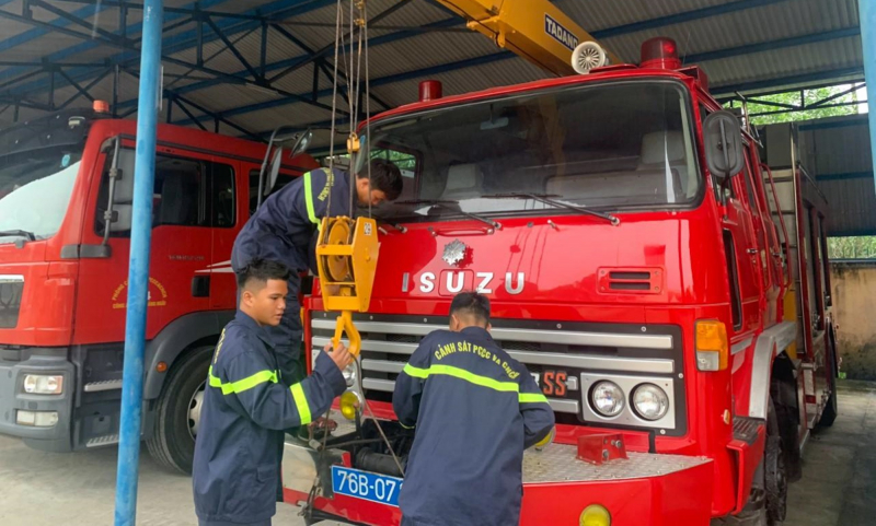 Gấp rút hoàn thành công tác ứng phó trước khi bão đổ bộ -0