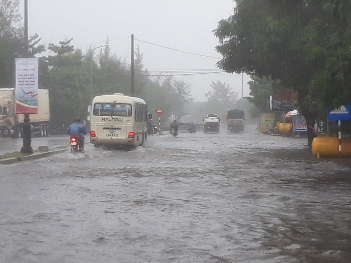 Bão Noru đổ bộ, nhiều điểm trên QL1 có nguy cơ ngập -0