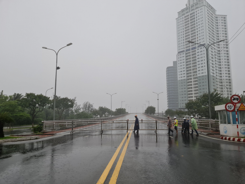 Đà Nẵng: Đóng các cầu qua sông Hàn để đảm bảo an toàn giao thông trước bão  -2