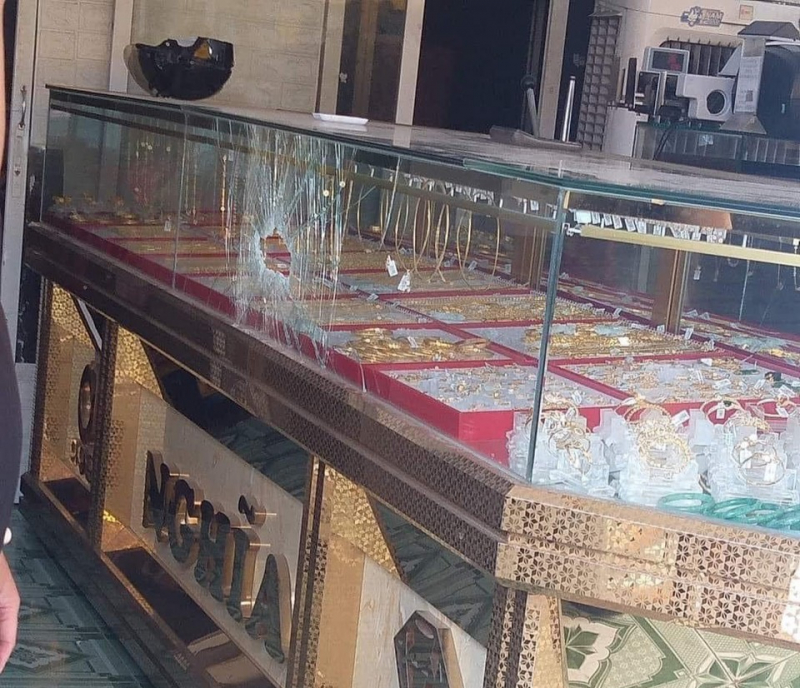 Khẩn trương truy bắt hai tên cướp tiệm vàng -0