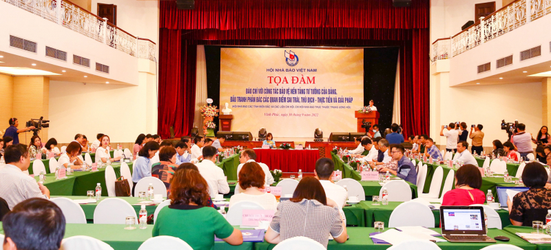 Bảo vệ nền tảng tư tưởng của Đảng, đấu tranh phản bác các quan điểm sai trái là nhiệm vụ trọng tâm, xuyên suốt -0