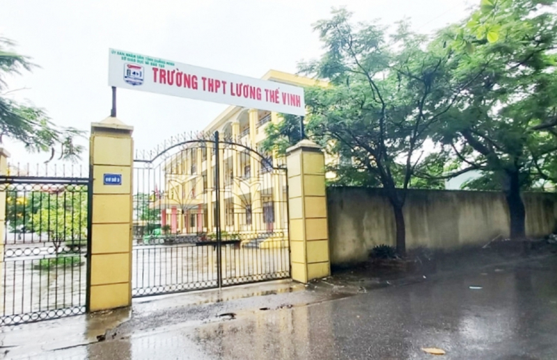 Trường học tự ý tuyển sinh vượt chỉ tiêu 135 học sinh bị phạt 45 triệu đồng -0