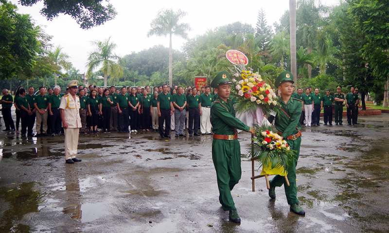 Đoàn học viên E1171 thăm lại trường xưa -0