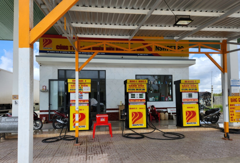 Cây xăng ở Sóc Trăng lại đóng cửa hoặc nhân viên báo hết xăng -0