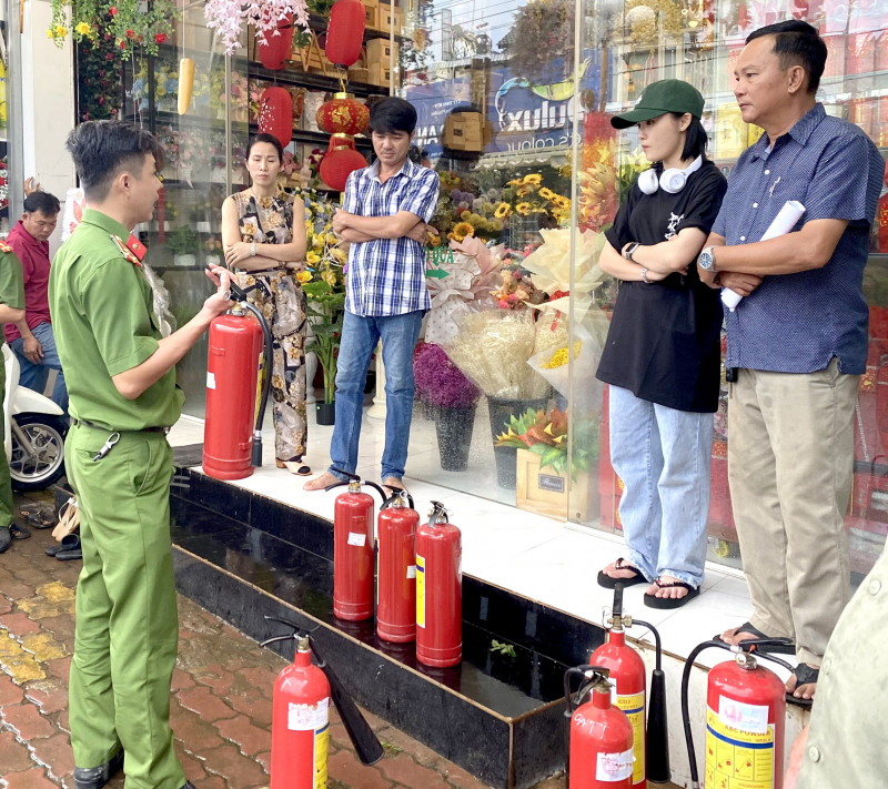 Xã biên giới ở Bình Phước ra mắt mô hình “Điểm chữa cháy công cộng” -0