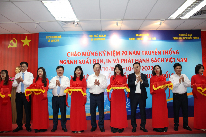 Triển lãm và tọa đàm về sách chuyển đổi số và chuyển đổi số ngành sách -0