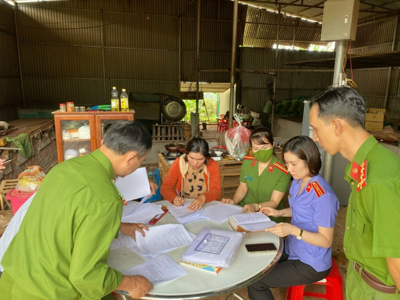 Khởi tố, bắt tạm giam giám đốc nữ giám đốc công ty nông sản -0