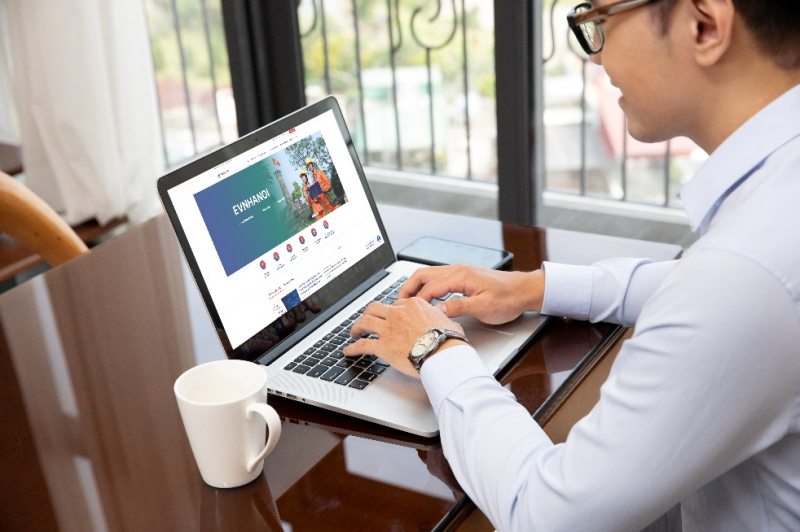 Dịch vụ điện của EVNHANOI được số hóa trên các nền tảng -0