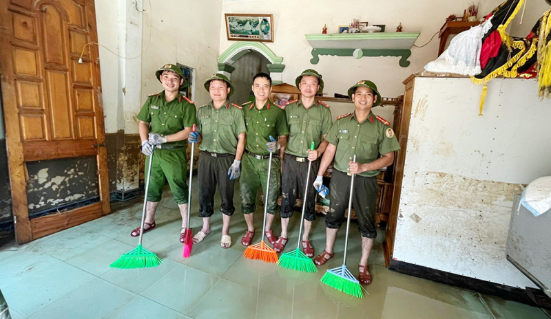 Công an tỉnh Nghệ An tiếp tục tăng cường 50 CBCS giúp huyện Kỳ Sơn -0