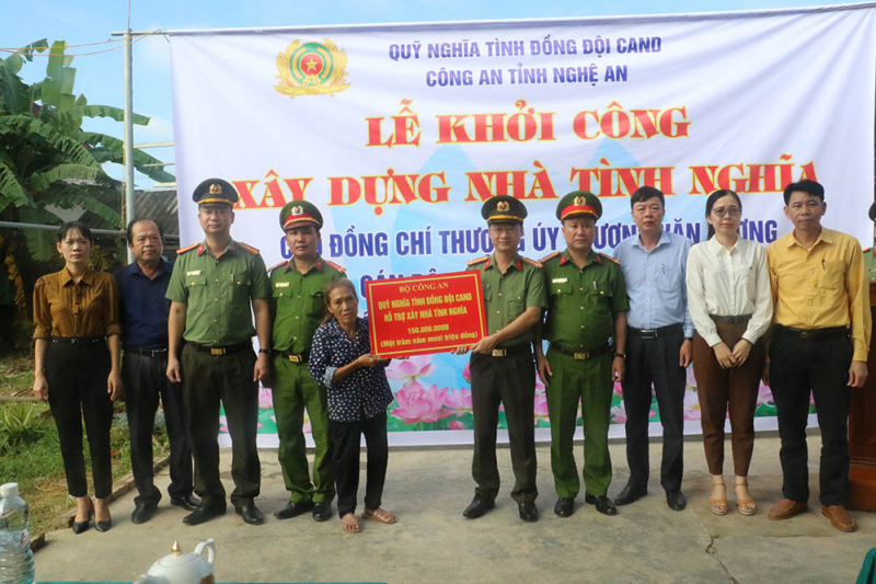 Khởi công xây dựng Nhà tình nghĩa cho cán bộ Công an có hoàn cảnh khó khăn -0