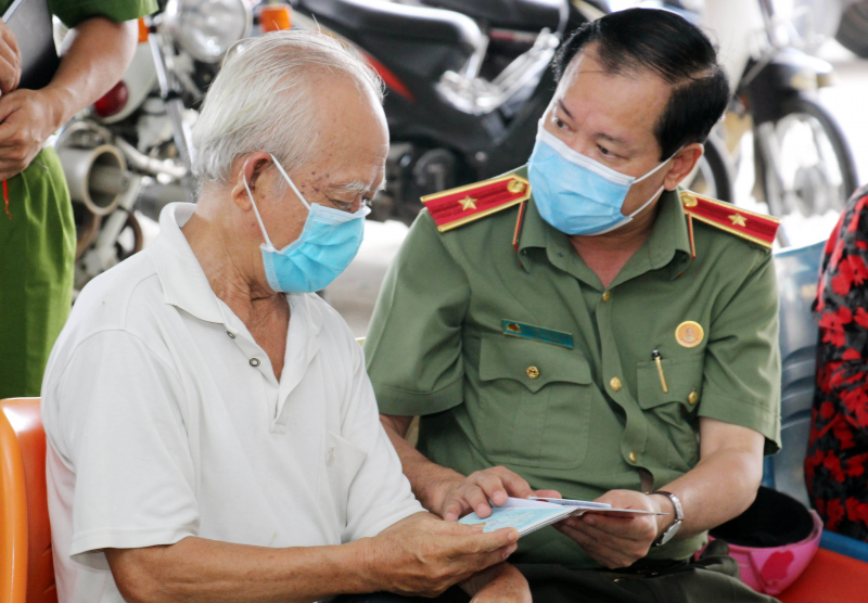 Thực hiện cao điểm 90 ngày, đêm hoàn thành chỉ tiêu của Luật Cư trú -0