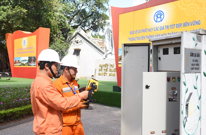 EVNHANOI đảm bảo điện phục vụ các hoạt động kỷ niệm Ngày giải phóng Thủ đô -0