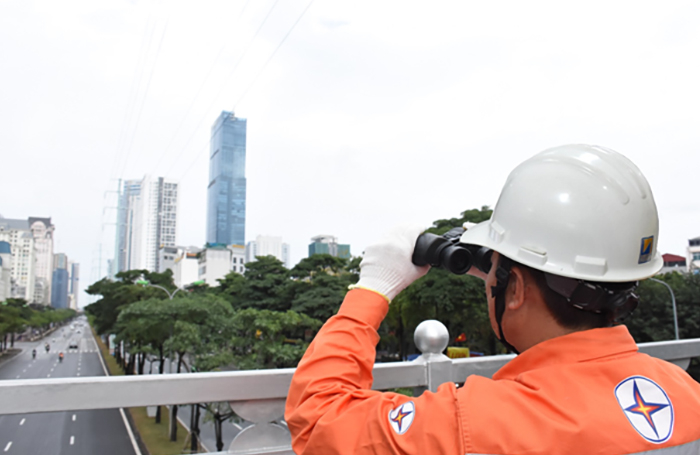 EVNHANOI đảm bảo điện phục vụ các hoạt động kỷ niệm Ngày giải phóng Thủ đô -0